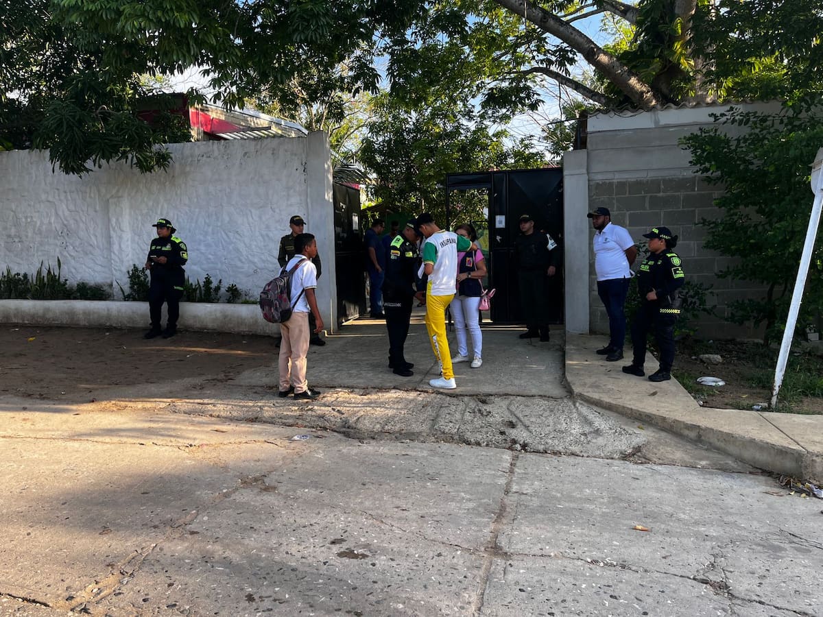 Refuerzan seguridad en colegio de Baranoa tras aparición de presuntas amenazas
