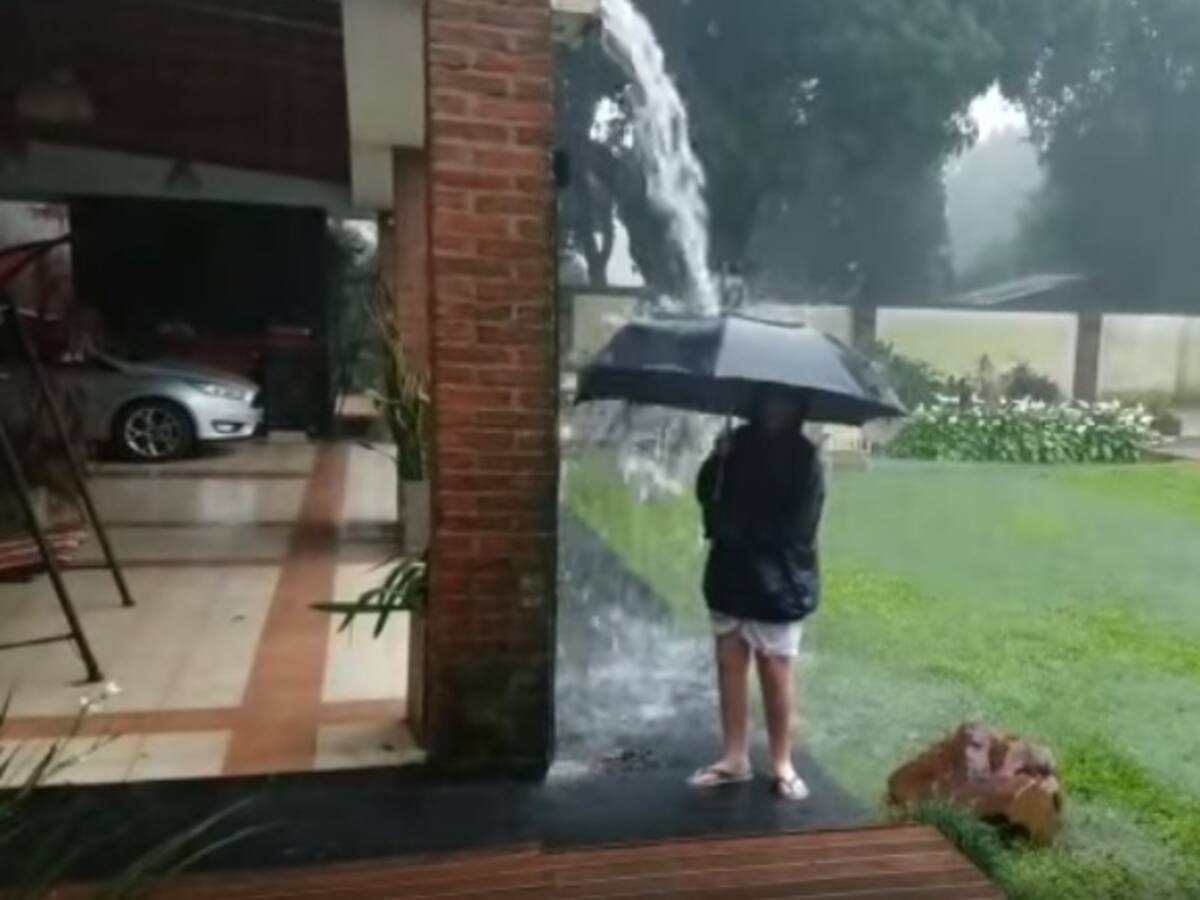 Niño se salva, después de caerle un rayo