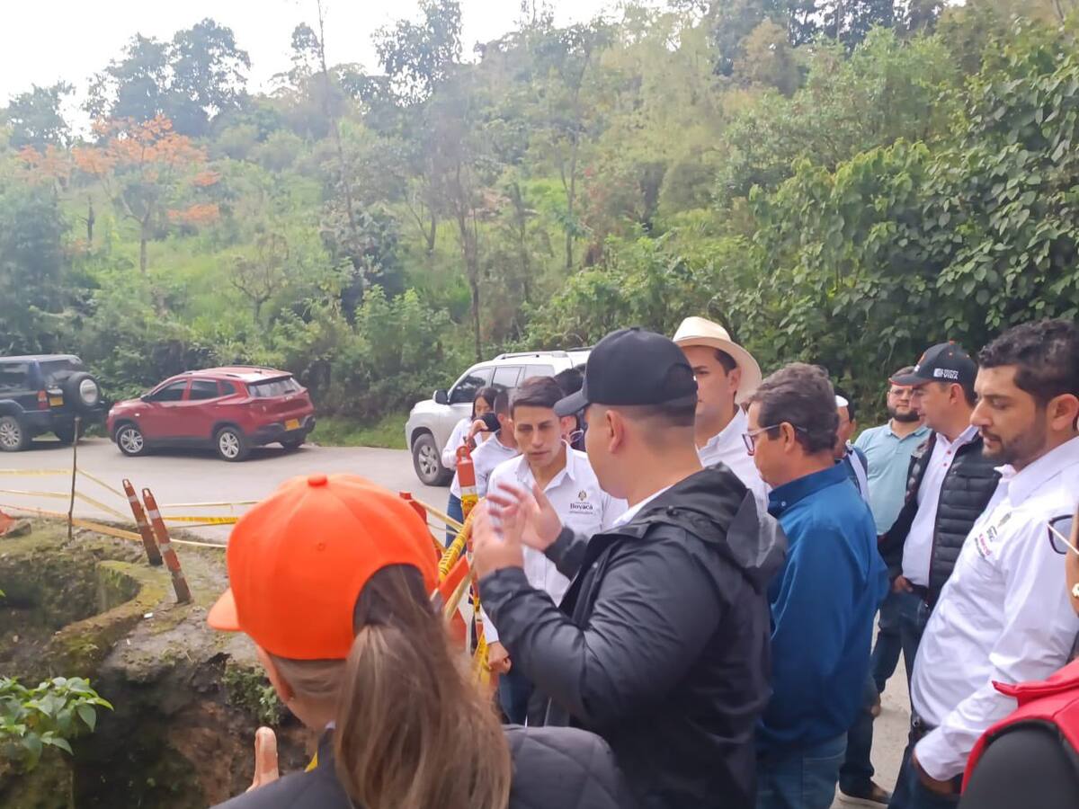 Alcaldes del Occidente reclaman respuestas a Invías por deterioro de la Transversal de Boyacá