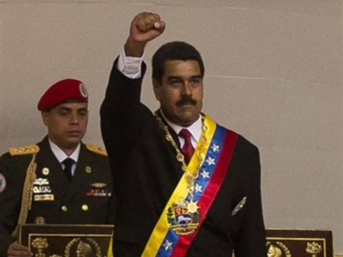 Maduro asume como presidente con un discurso lleno de ataques a la oposición