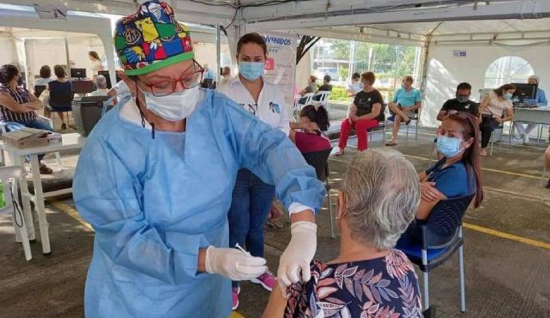 En un 94,6% avanza aplicación de vacunas asignadas para el Huila.