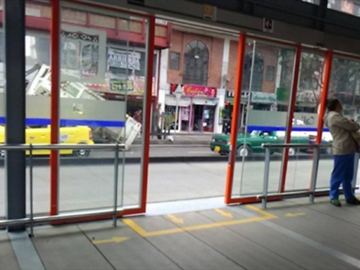 Comenzaron a instalar las puertas anti-colados en Transmilenio