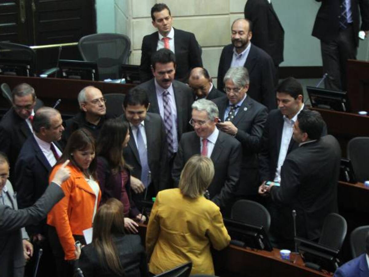 Centro Democrático citó a contratistas de la Fiscalía al Congreso