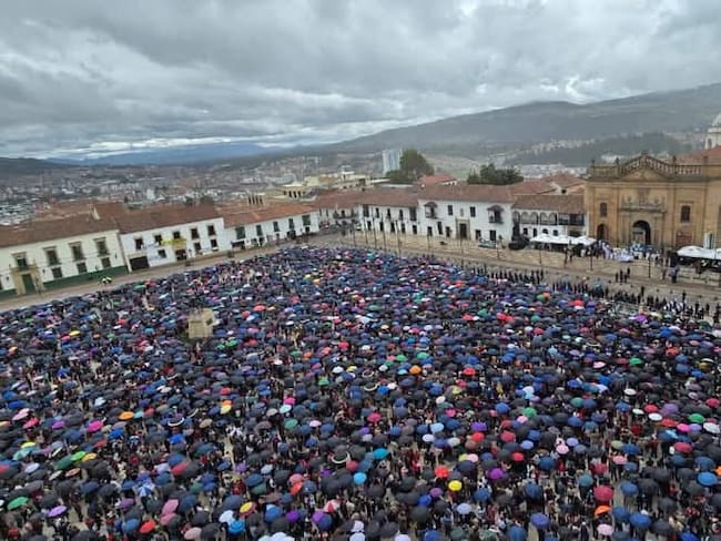 En la misa campal, en conmemoración a la Virgen del Milagro, realizada en la Plaza de Bolívar de Tunja, asistieron cerca de 20.000 feligreses/ Foto: Alcaldía de Tunja.