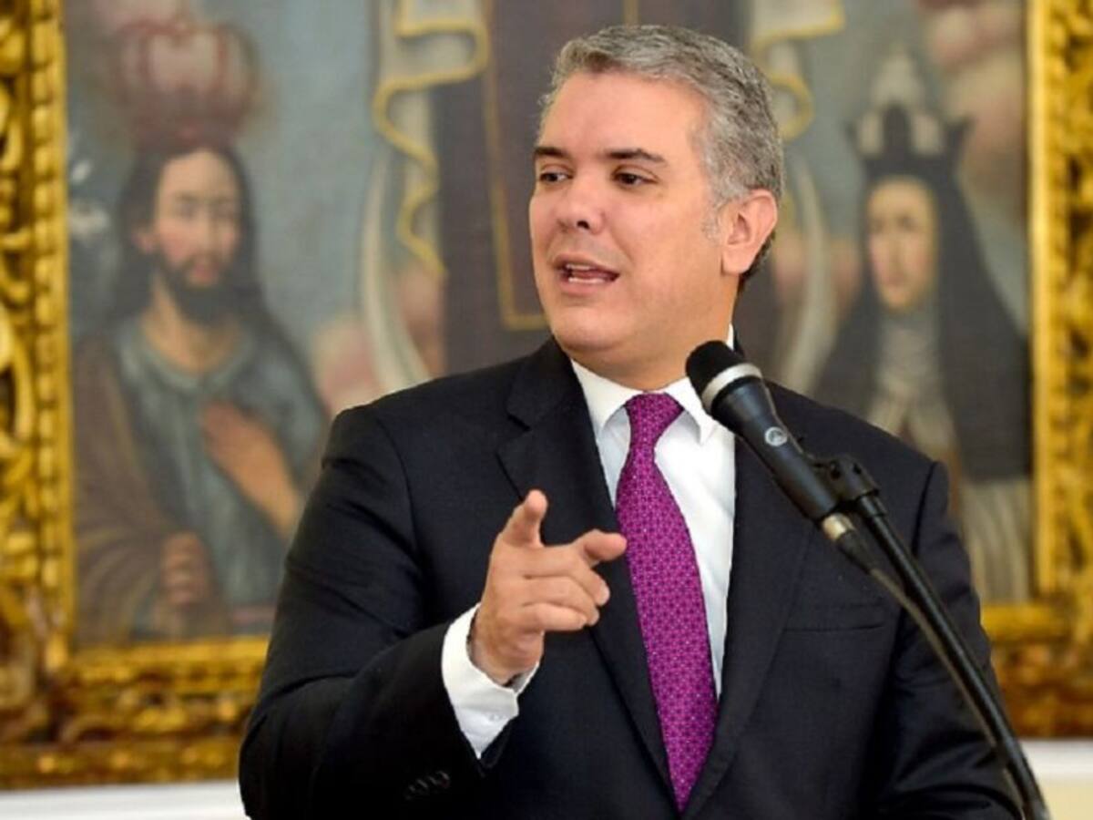 "En vez de celebrar hundimiento de proyectos ayuden a pasarlos"