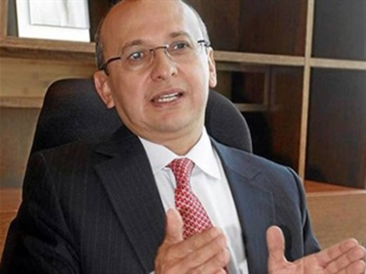 'Que se acepten las objeciones pero que no hundan la Reforma', dice el fiscal Montealegre al Congreso