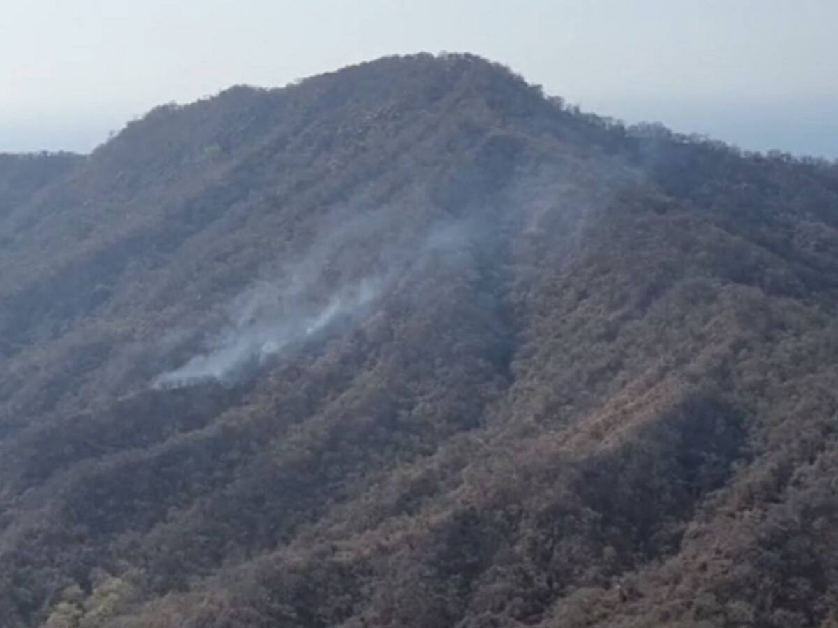77 incendios forestales en la Sierra tienen inquietantes a los bomberos