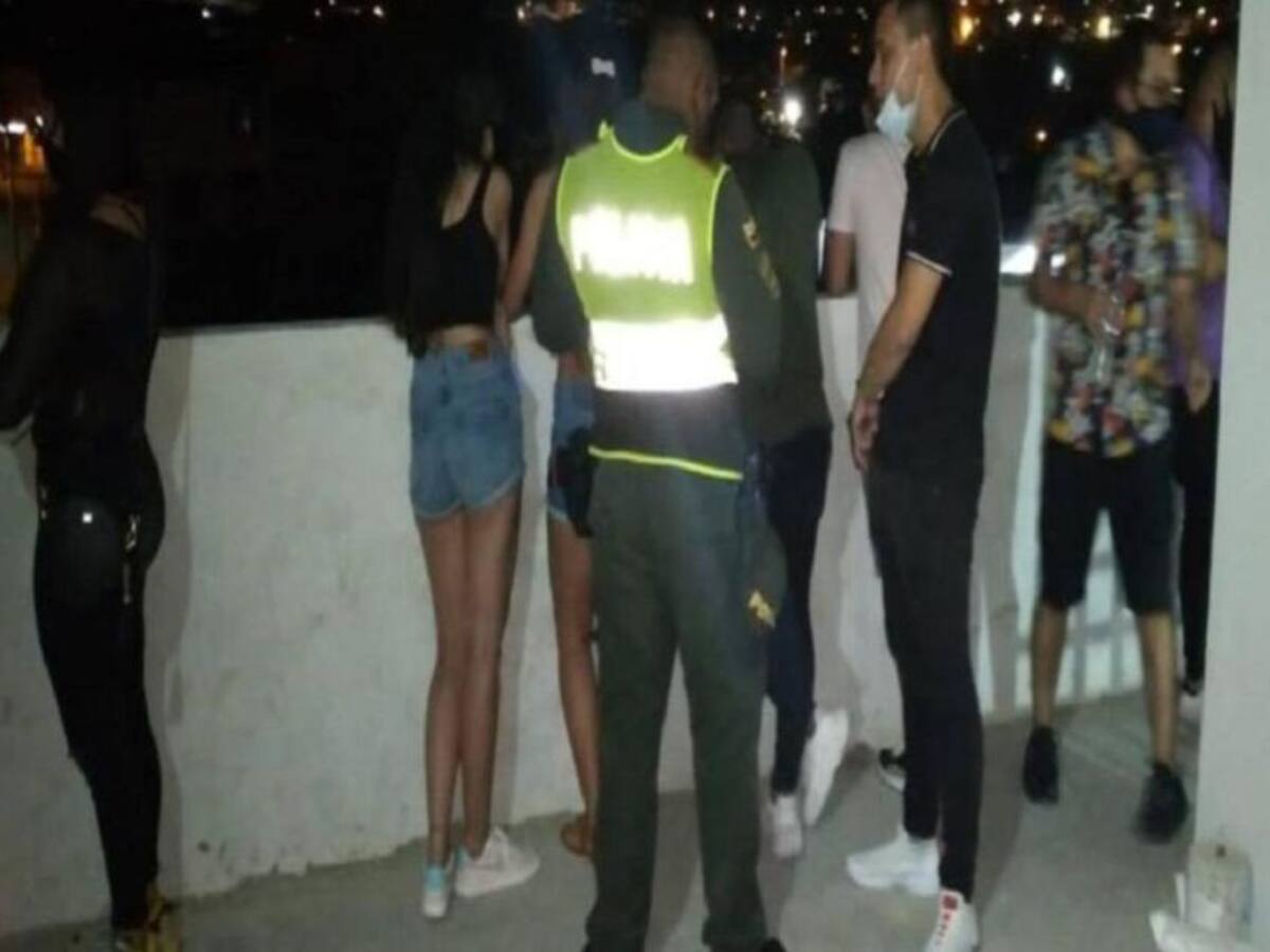 Descubren 40 personas en fiestas clandestinas en Santa Rosa de Cabal