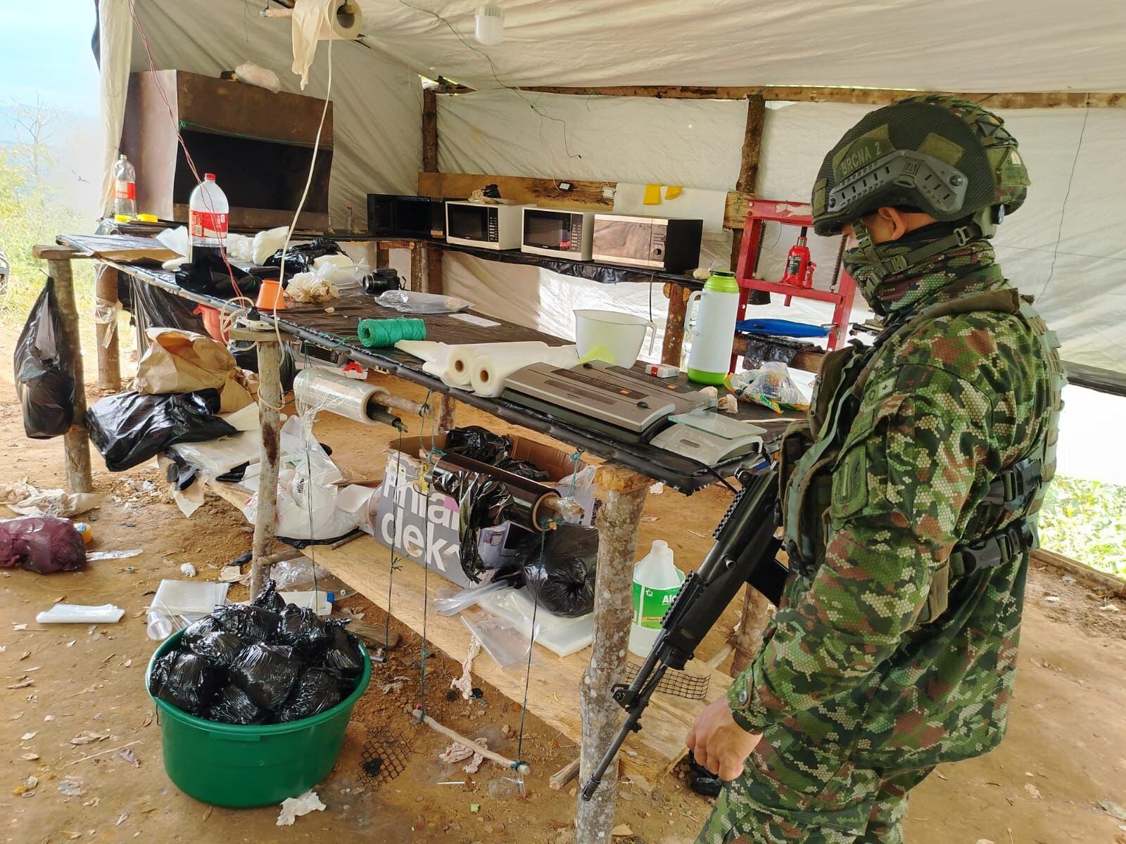 Desmantelan complejo cocalero en Cúcuta, con cerca de un millón de dosis de cocaína. / Foto: Ejército Nacional.