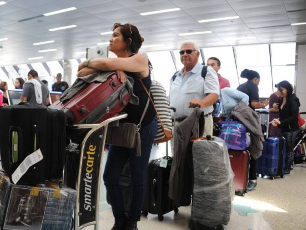 Tenemos hasta el mediodía de hoy para evacuar: colombiana residente en Miami