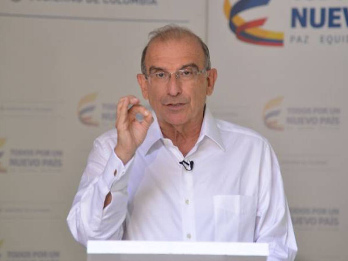 Cumplimos, habrá justicia para las víctimas: Humberto de la Calle