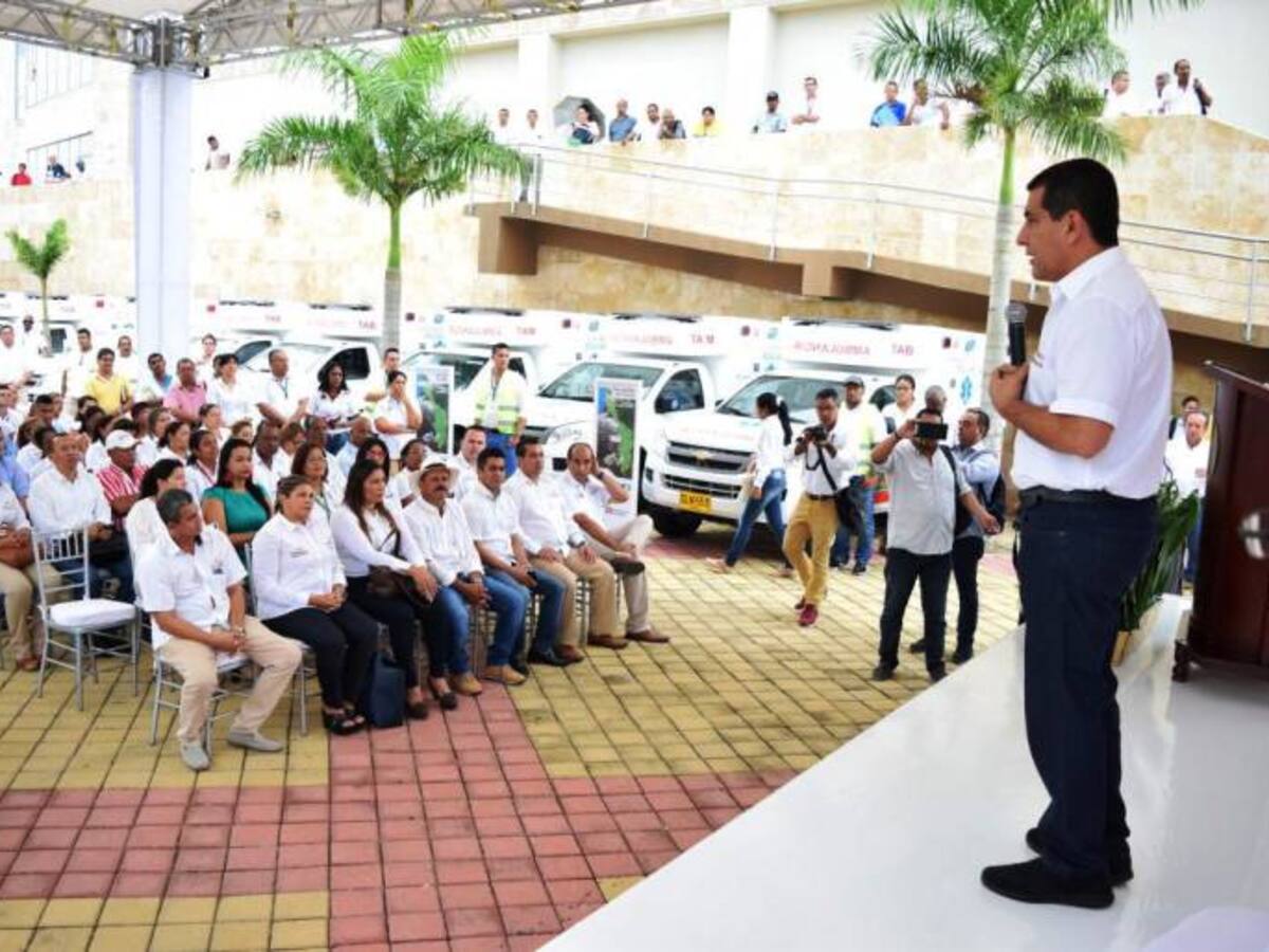 Gobernación de Bolívar hace entrega de 20 ambulancias para 15 municipios del departamento