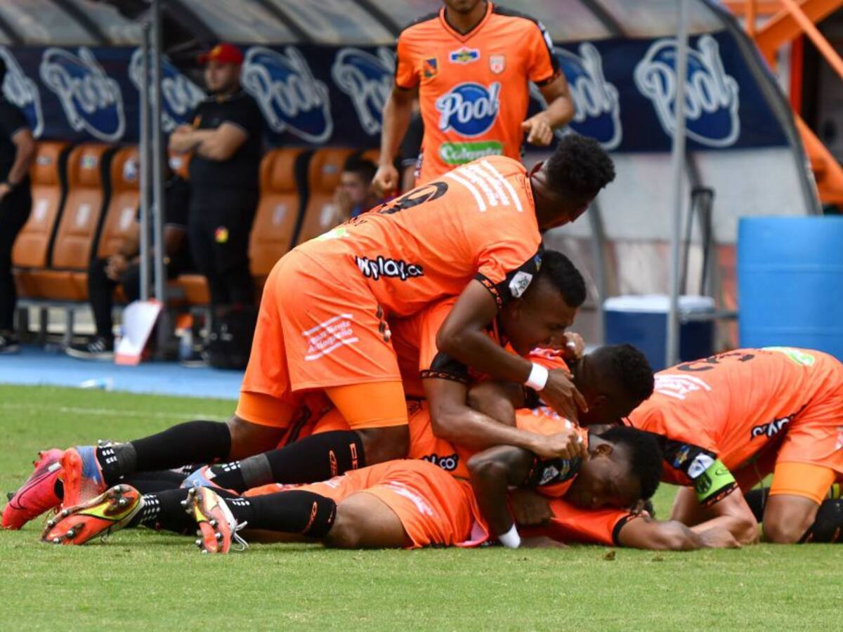 Envigado remontó, eliminó al Pereira y se acercó a la clasificación