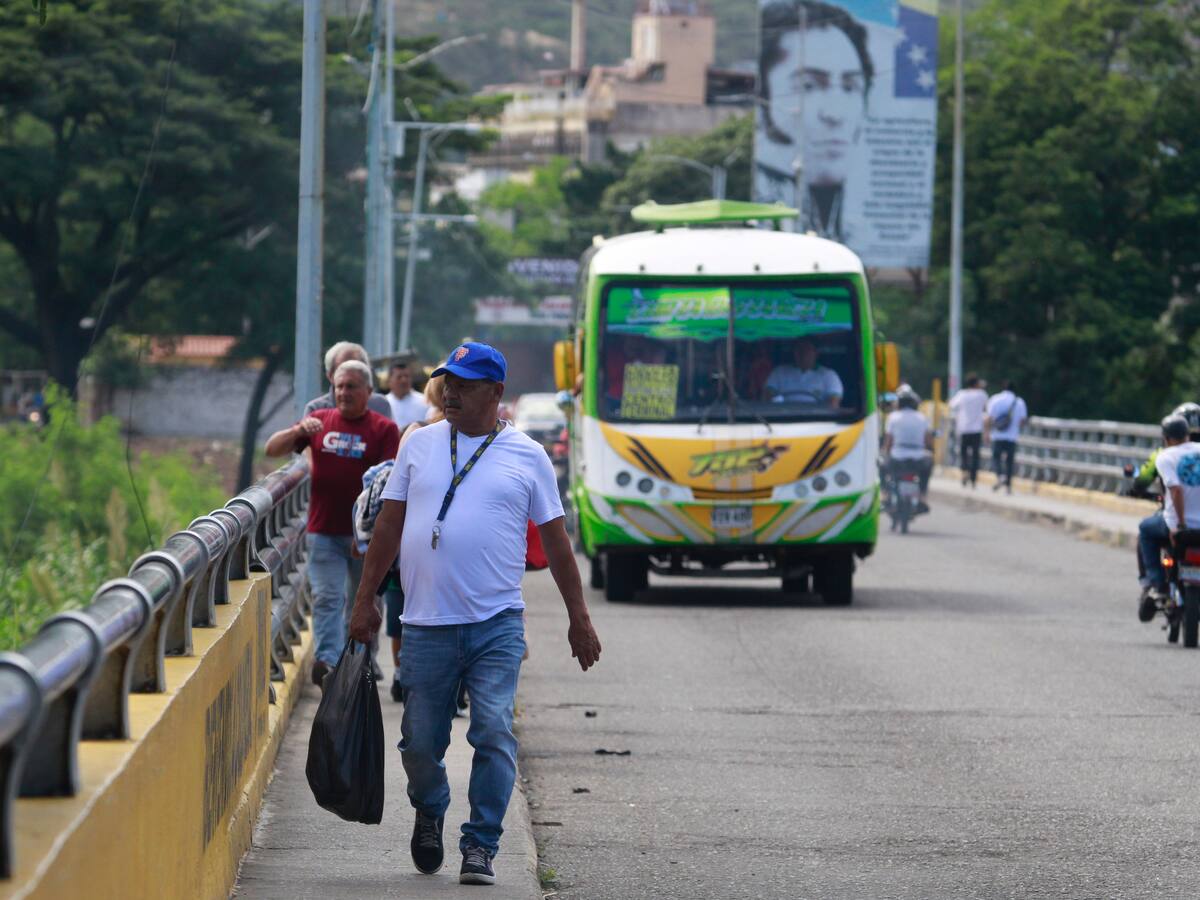 Sigue afectación a viajeros con destino a Venezuela