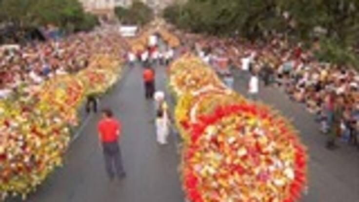 En la Feria de las Flores circulan 300.000 botellas de licor adulterado: Sergio Fajardo
