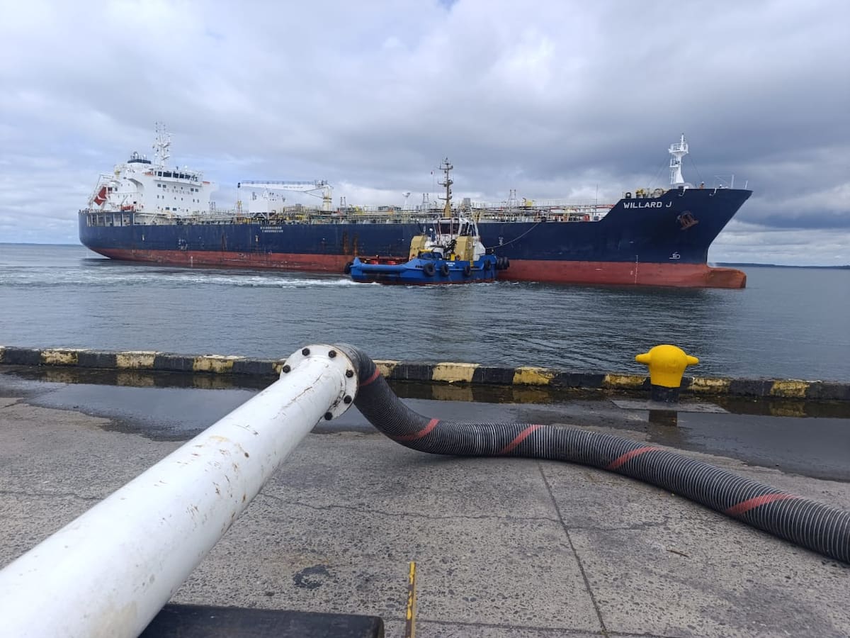 Puerto de Tumaco reactiva su economía con exportación de aceites y llegada masiva de combustible