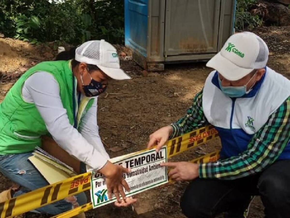 VIDEO: Sellan obra en los cerros orientales