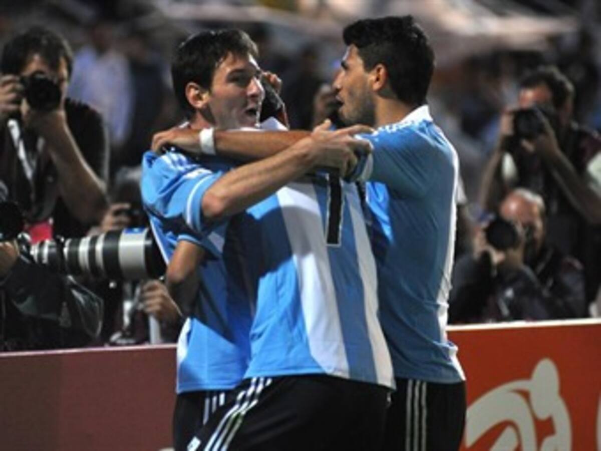 Messi y Agüero llevaron a Argentina a la victoria 3-0 ante Uruguay