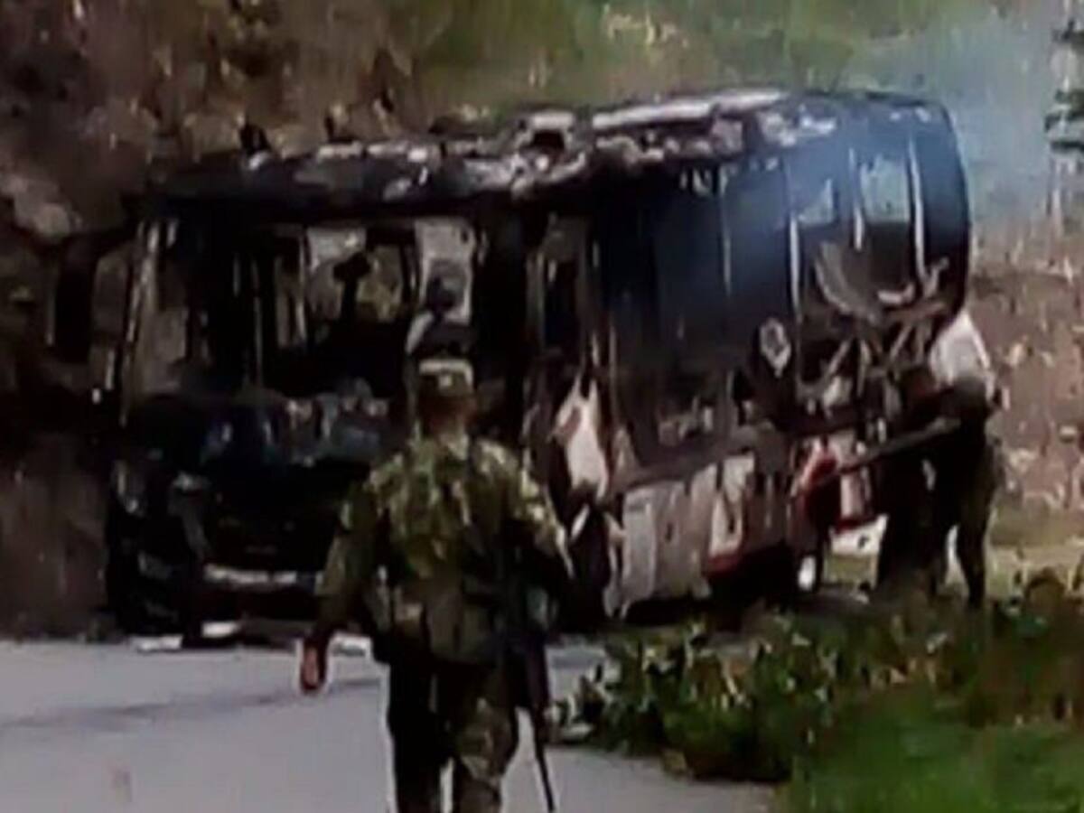 Encapuchados quemaron un bus de Coonorte en Anorí