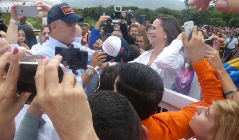 Apoyo humanitario para los migrantes, piden los venezolanos