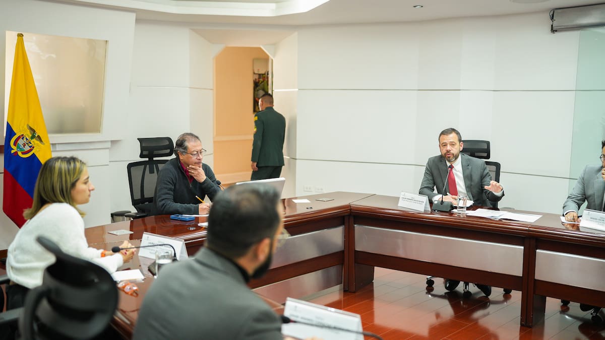 Comunidades energéticas en Bogotá: Tema central en reunión de Petro-Galán