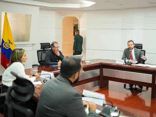 Comunidades energéticas en Bogotá: Tema central en reunión de Petro-Galán