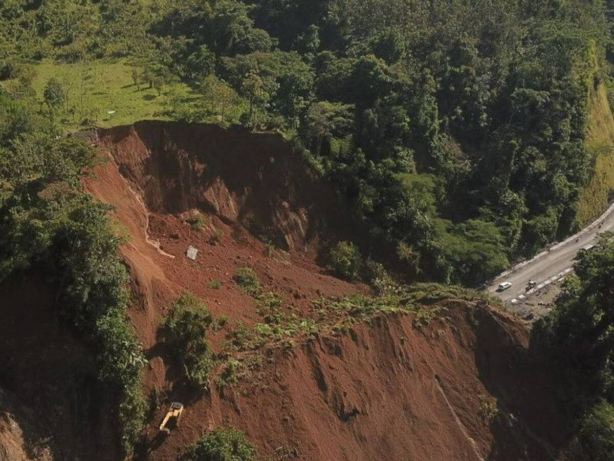 Debeiba, incomunicado en la vía hacia Urabá por nuevo derrumbe