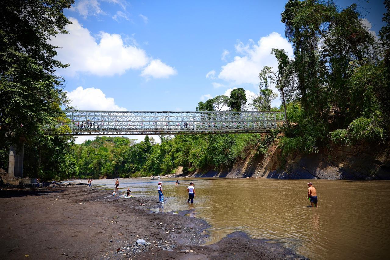 UNGRD entregó detalles de puente metálico que conecta a la comunidad en La Paz, Santander. Foto: UNGRD.
