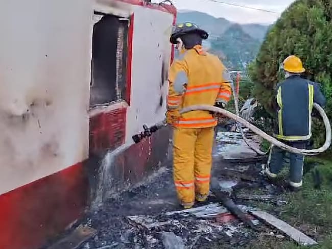 Incendio estructural afectó totalmente una vivienda en zona rural de Anserma