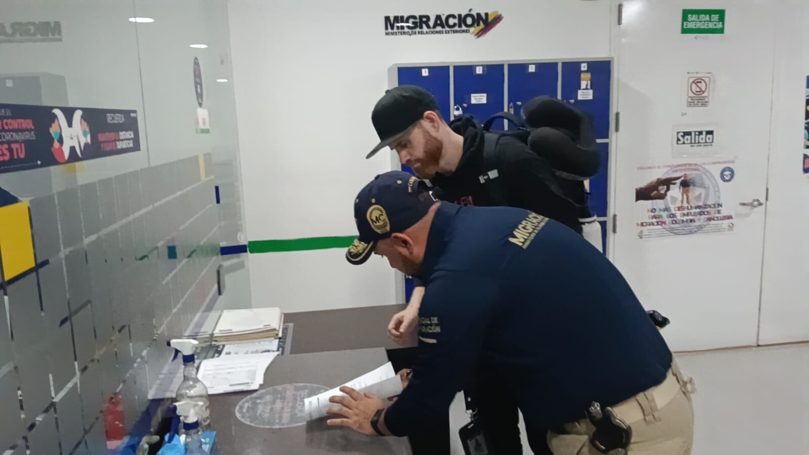Influecer estadounidense inadmitido por ofrecer paquetes de turismo sexual en Medellín. Foto: Migración Colombia.