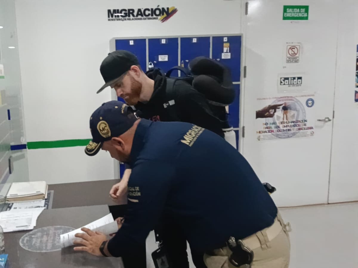 Influencer estadounidense fue inadmitido por ofrecer paquetes turismo sexual en Medellín