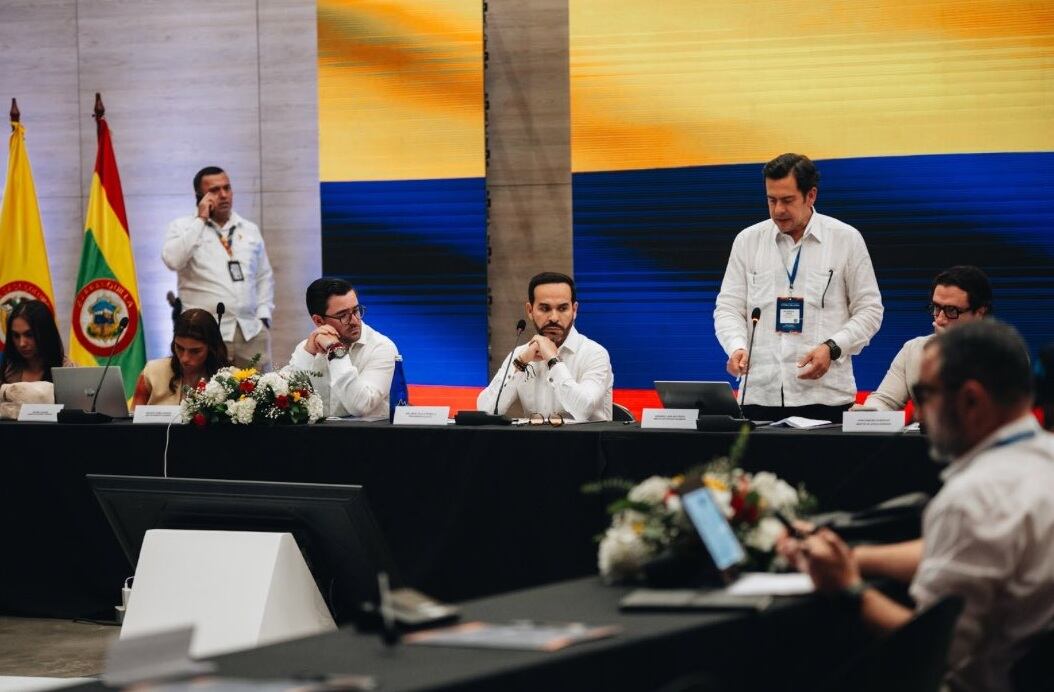 Reunión que lidera el presidente electo, Abelardo De la Espriella. Foto: @ABDELAESPRIELLA
