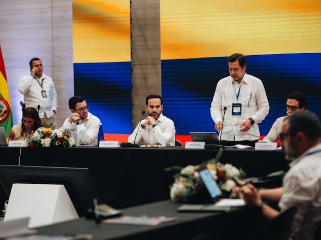 Reunión que lidera el presidente electo, Abelardo De la Espriella. Foto: @ABDELAESPRIELLA