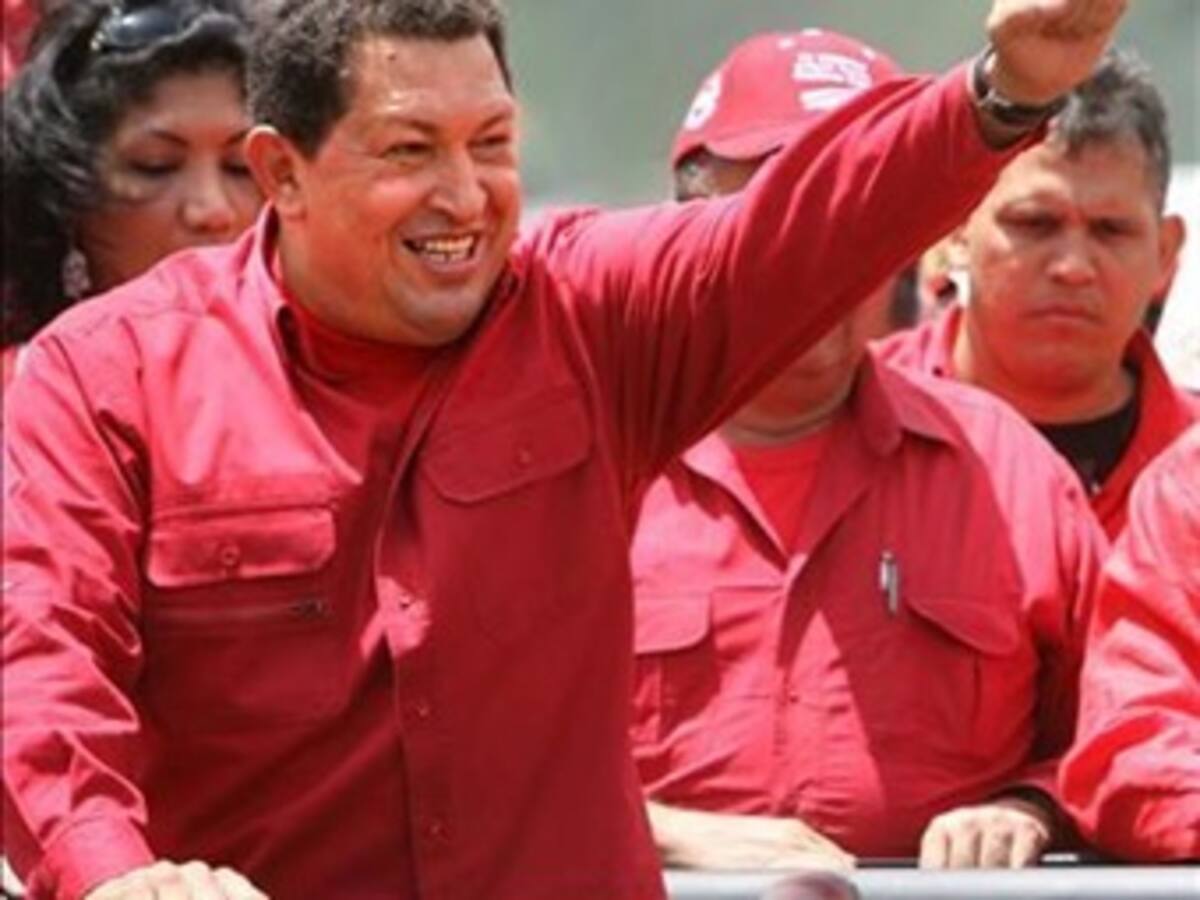 Chávez confirma que el lunes abrirá el nuevo banco estatal Bicentenario