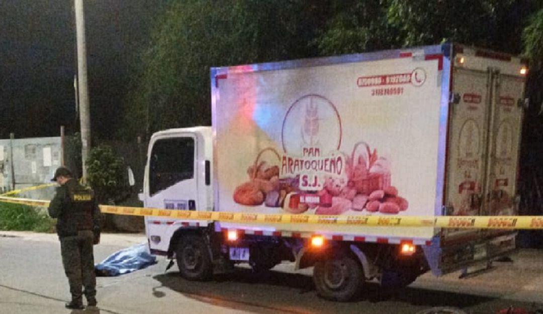 Muere motociclista al chocar con una camioneta turbo 