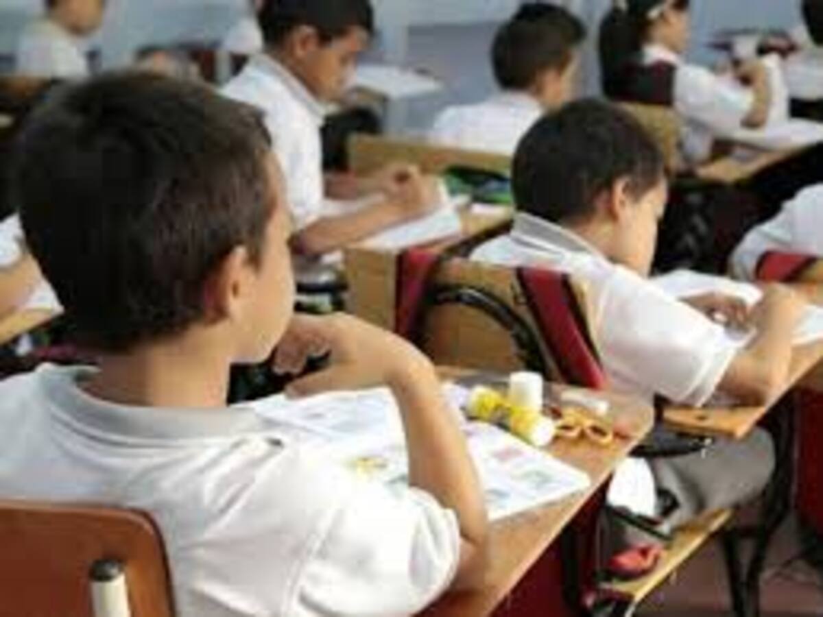 Padres de familia hacen reparos al madrugón escolar
