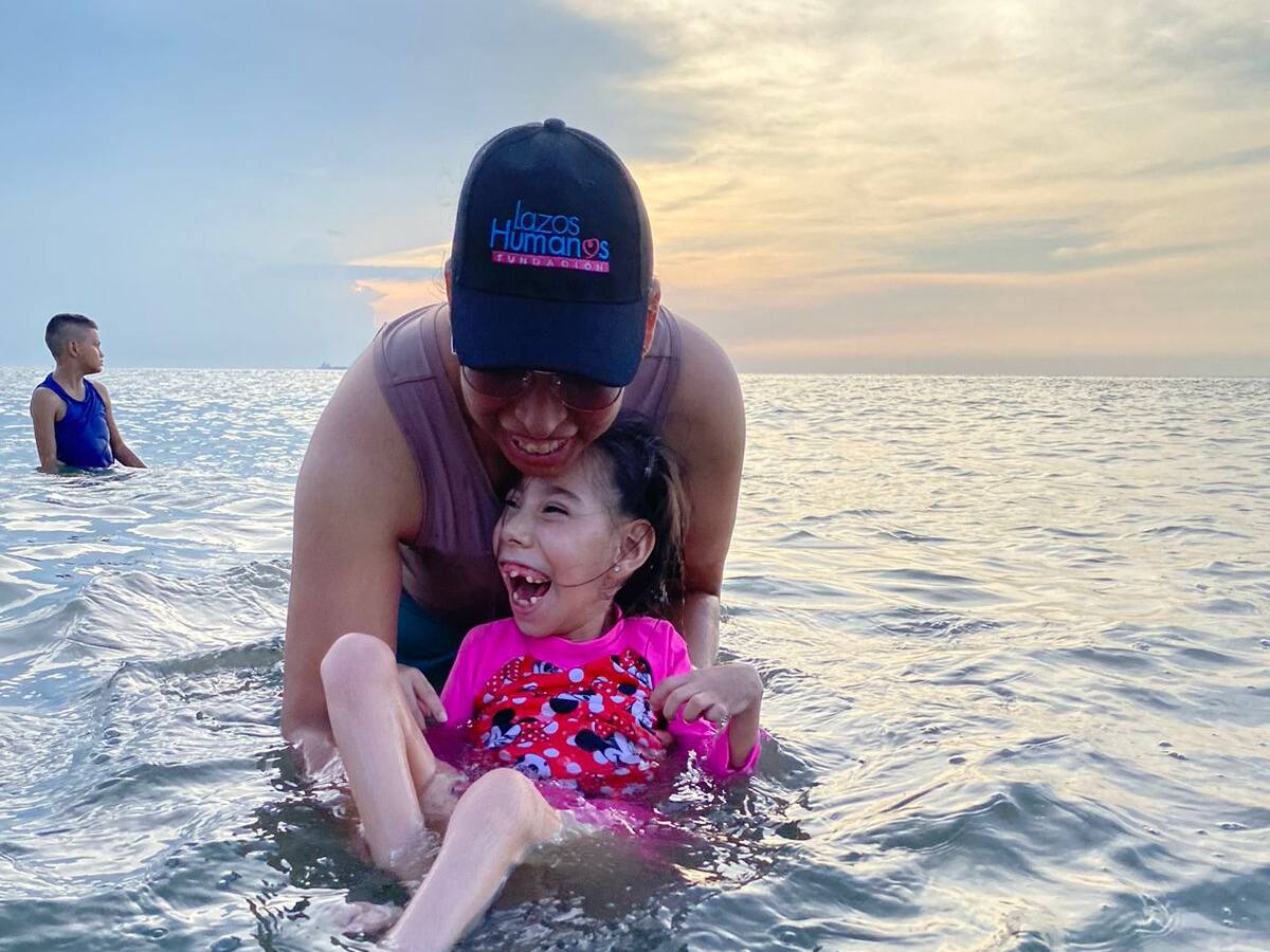 12 niños de Armenia con enfermedades huérfanas cumplieron el sueño de conocer el mar