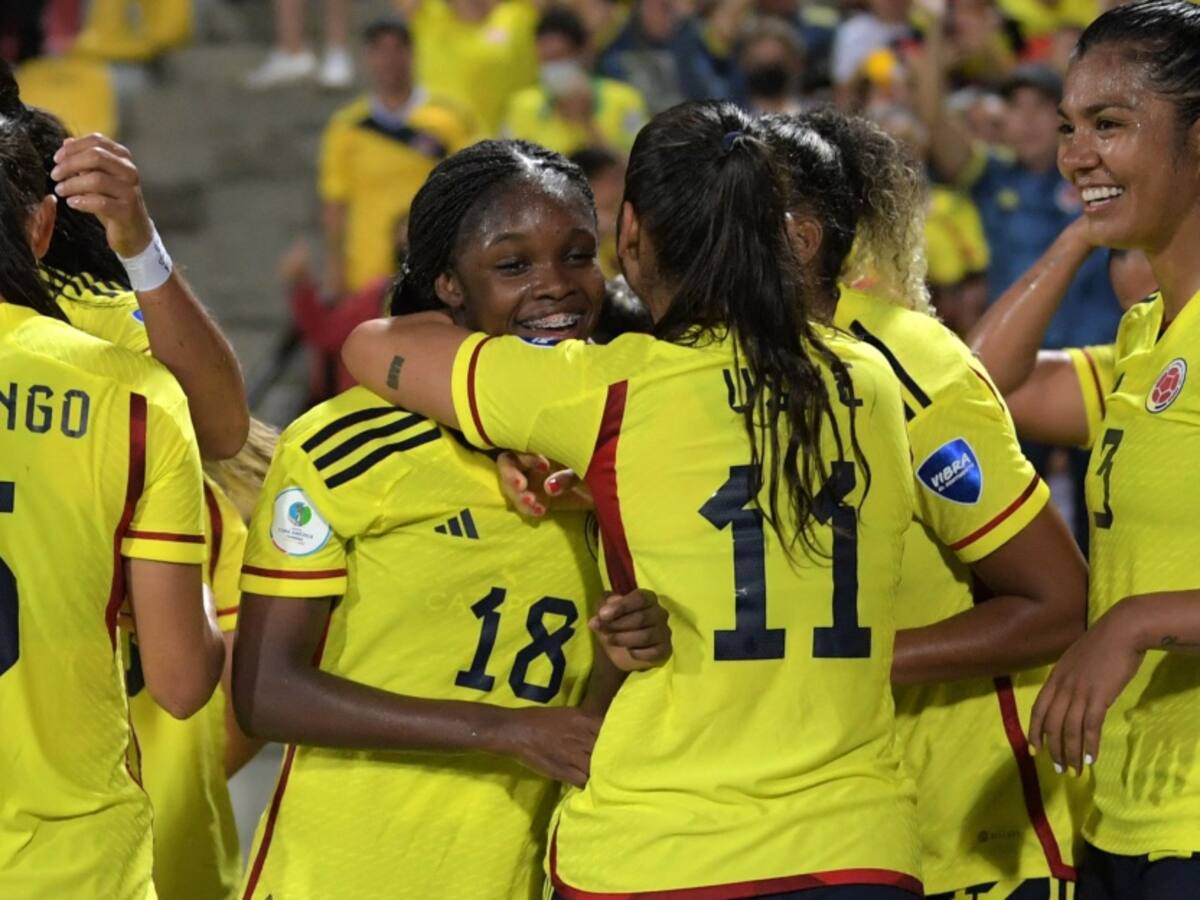 Selecciones Colombia femenina sacaron la cara por el fútbol del país
