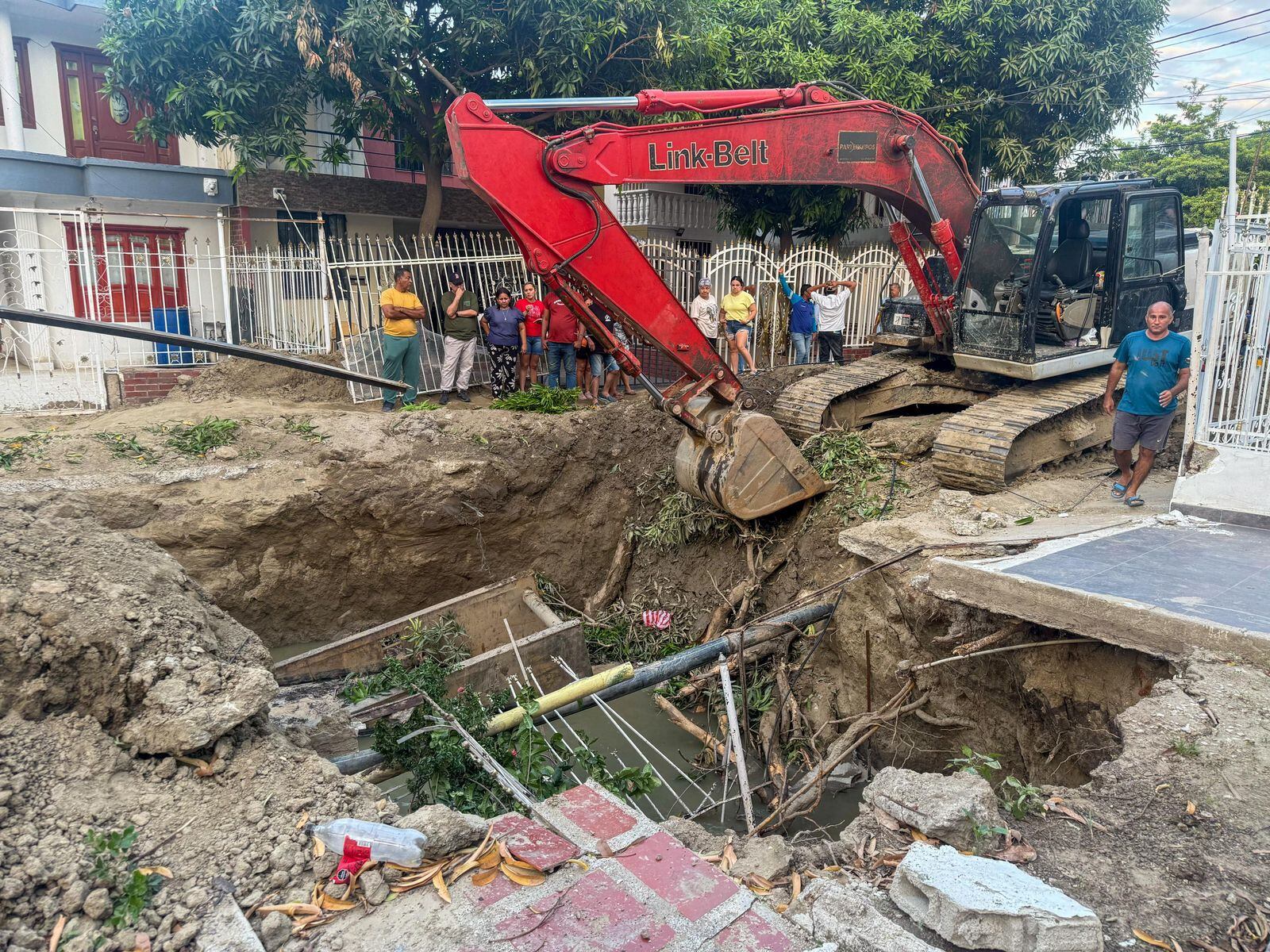 Hundimiento por obra de alcantarillado pone en riesgo viviendas en Villa Alejandrina, Santa Marta/ Alcaldía de Santa Marta.