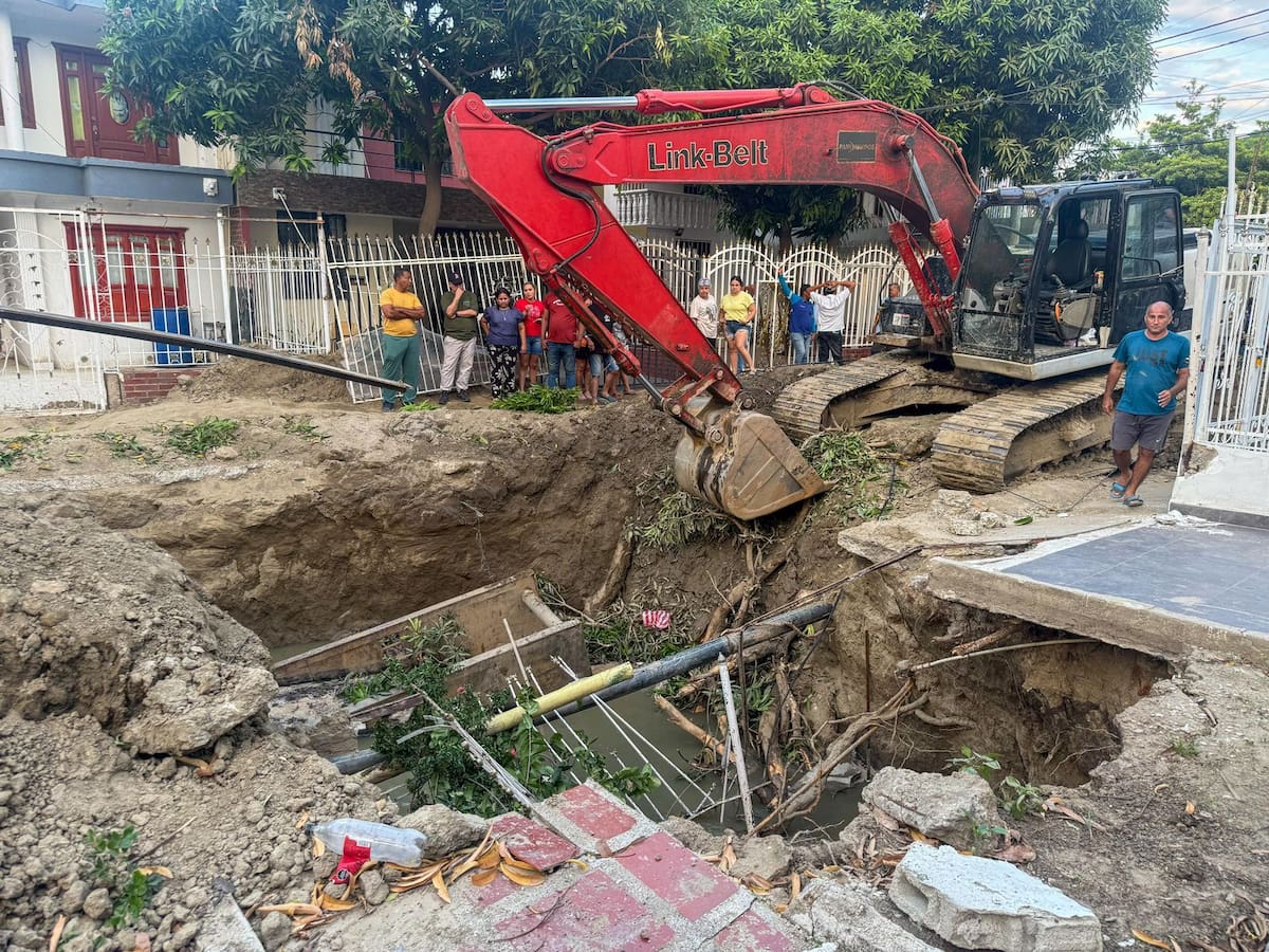 Hundimiento por obra de alcantarillado pone en riesgo viviendas en Villa Alejandrina, Santa Marta