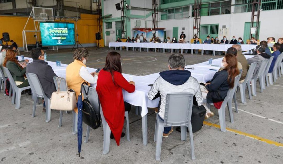 Mesa de diálogo con rectores de las Instituciones Educativas y la Alcaldía