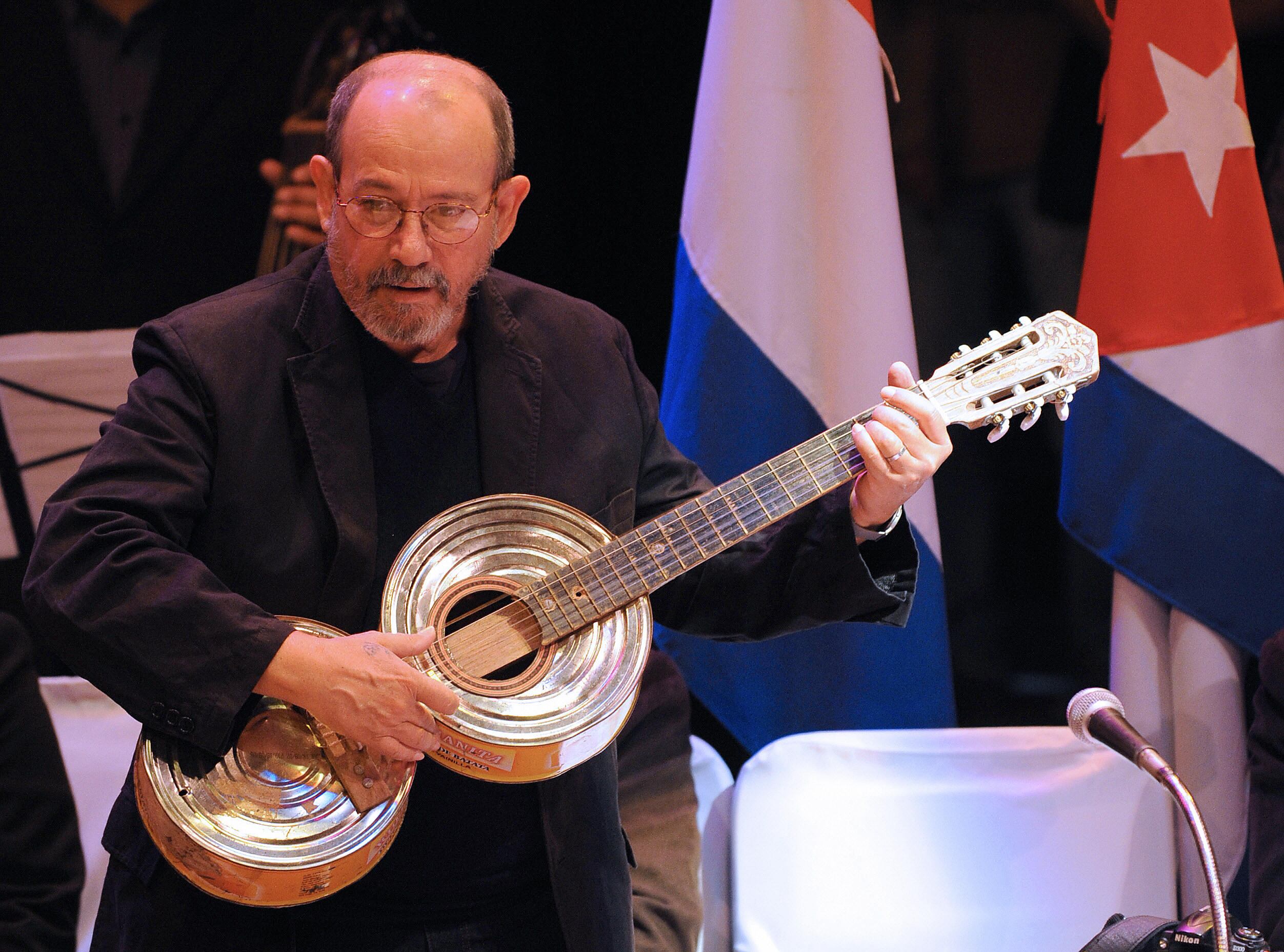 El cantautor cubano Silvio Rodríguez. NORBERTO DUARTE/AFP vía Getty Images)