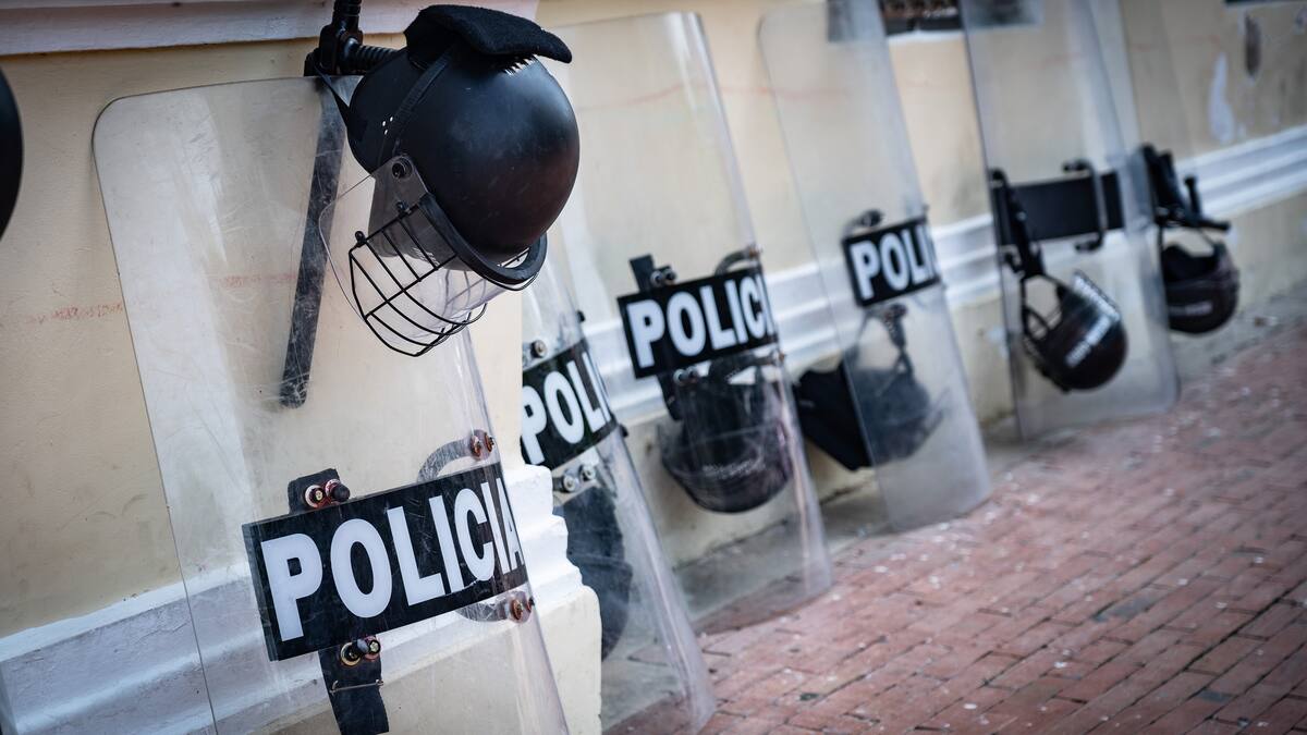 Fuerza pública queda maniatada: abogado Hollman Ibáñez sobre directriz de protesta social