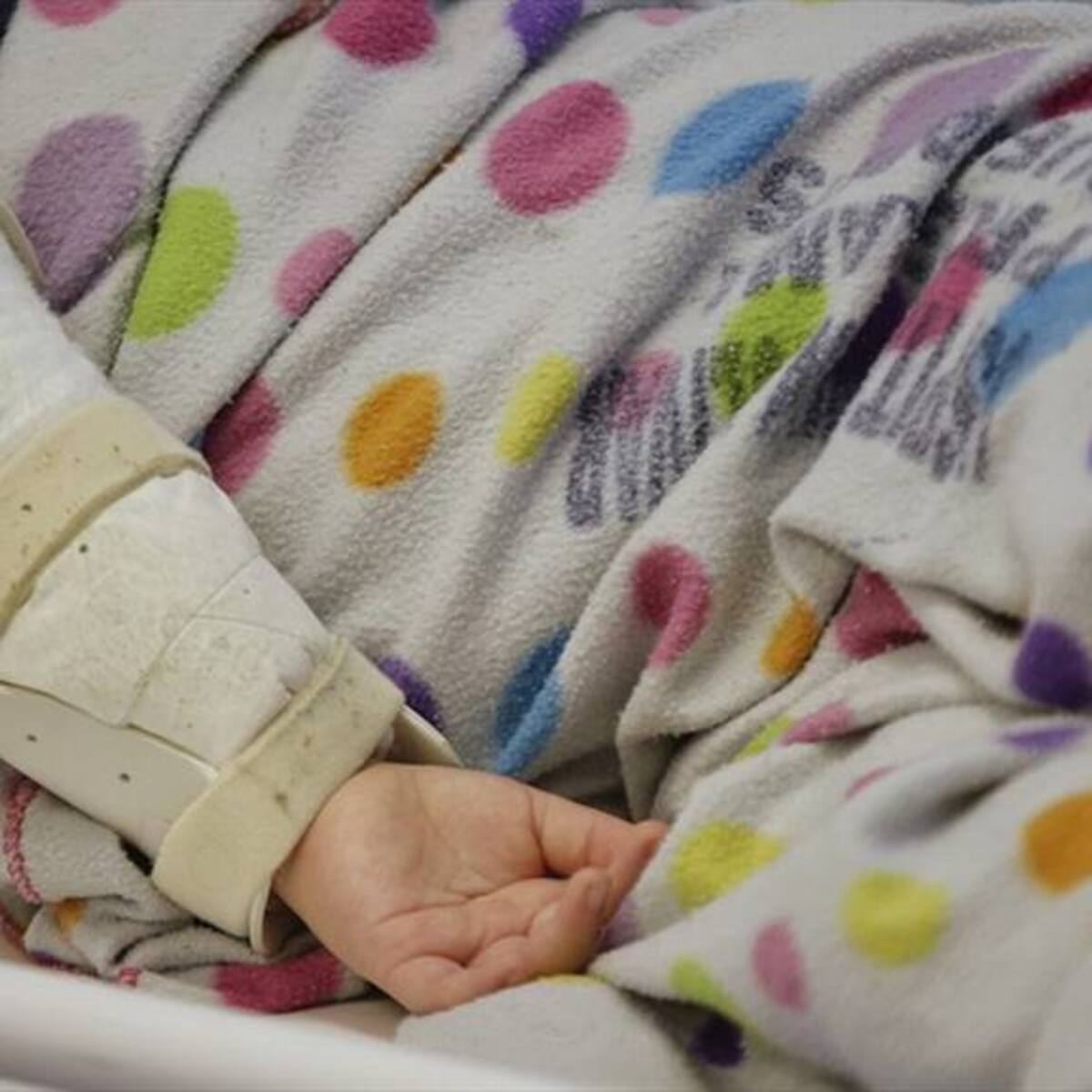 Menor de cinco años sufrió fracturas tras caer de un quinto piso en Cartagena