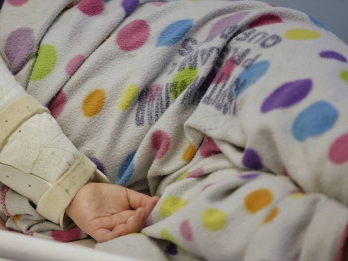 Menor de cinco años sufrió fracturas tras caer de un quinto piso en Cartagena