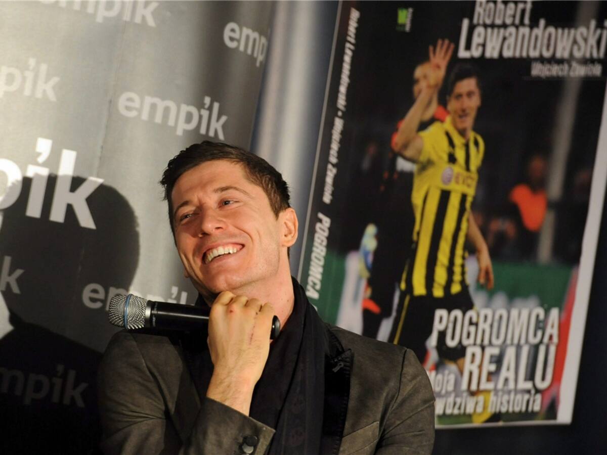 Lewandowski presentó su biografía en Varsovia