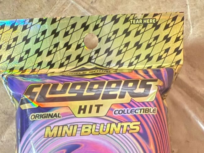 Policía incauta 35 kilos de marihuana camuflados en gomitas y cigarrillos que pretendían ingresar al país por el Aeropuerto El Dorado.