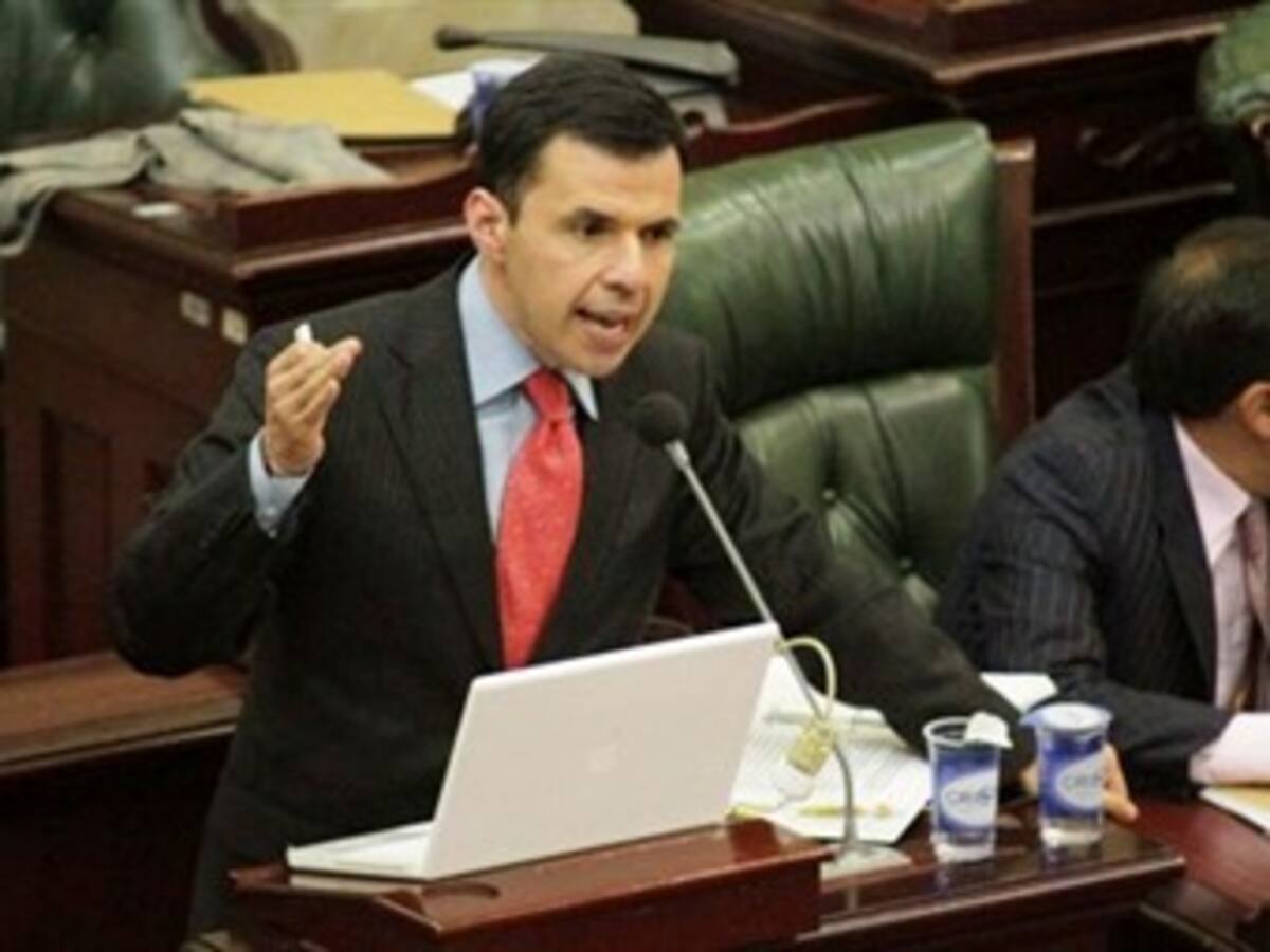 Fumigación de cultivos ilícitos estan dañando los lícitos: Representante Rivera