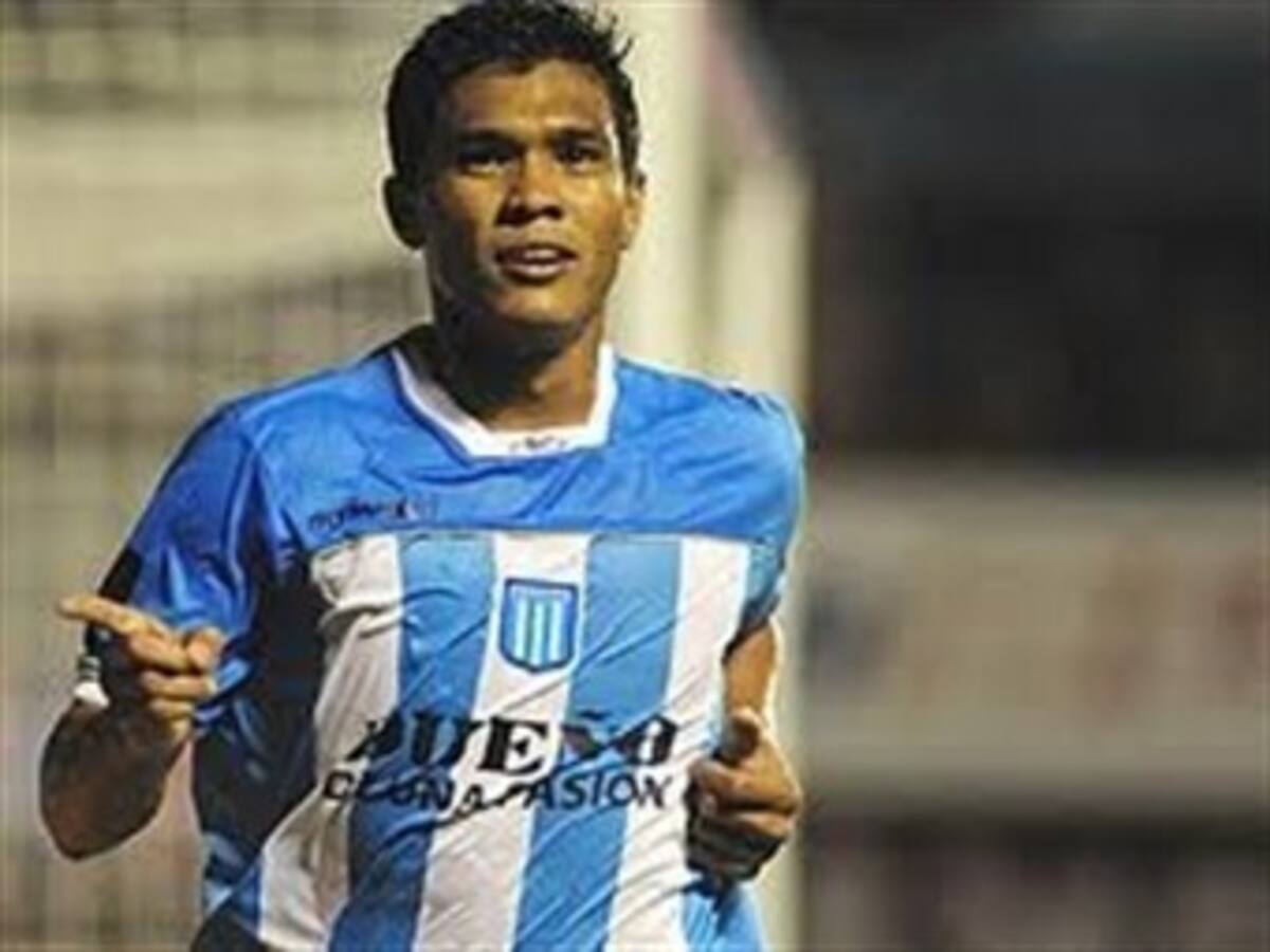 Racing gana con un gol del colombiano Teófilo Gutiérrez