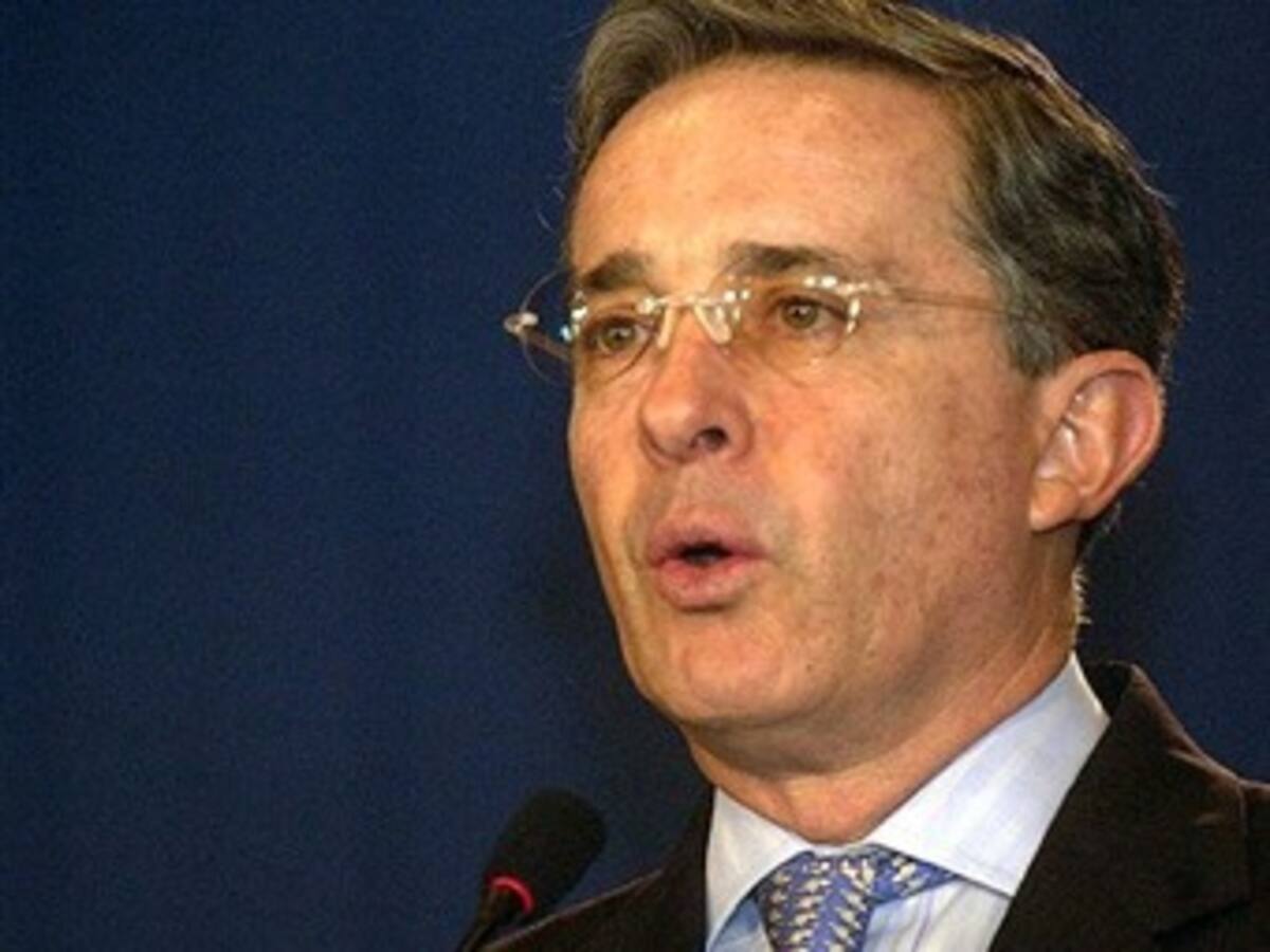 Álvaro Uribe quiere unirse a los conservadores